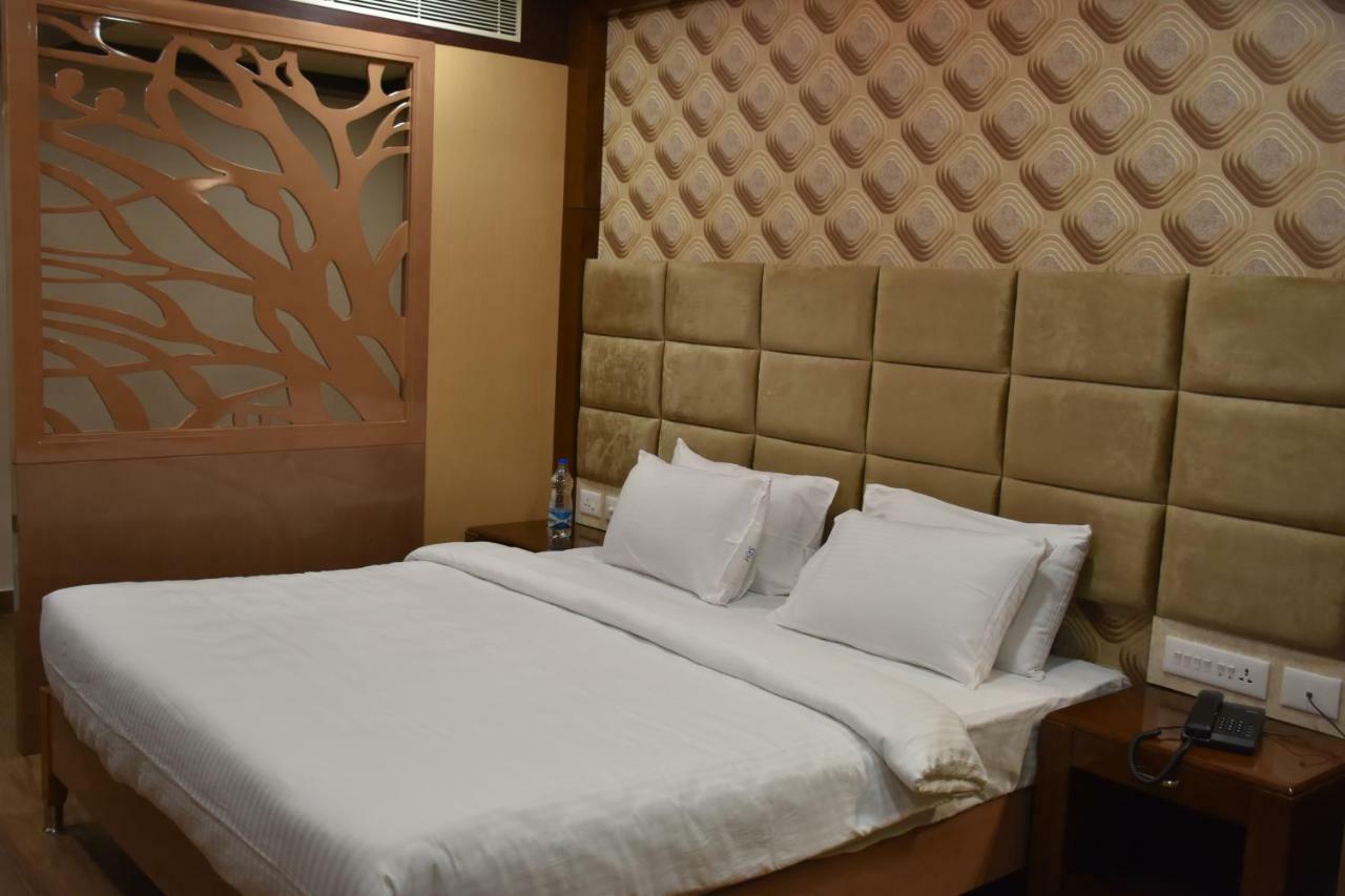 Sri Ram Hotel Tirunelveli Extérieur photo
