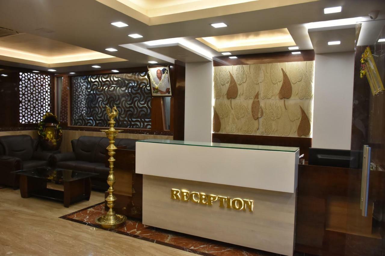 Sri Ram Hotel Tirunelveli Extérieur photo